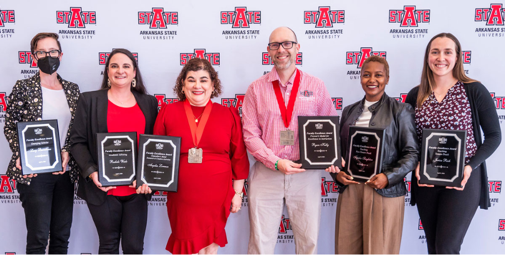 Outstanding Faculty Recognized during Convocation of Scholars Honors Program